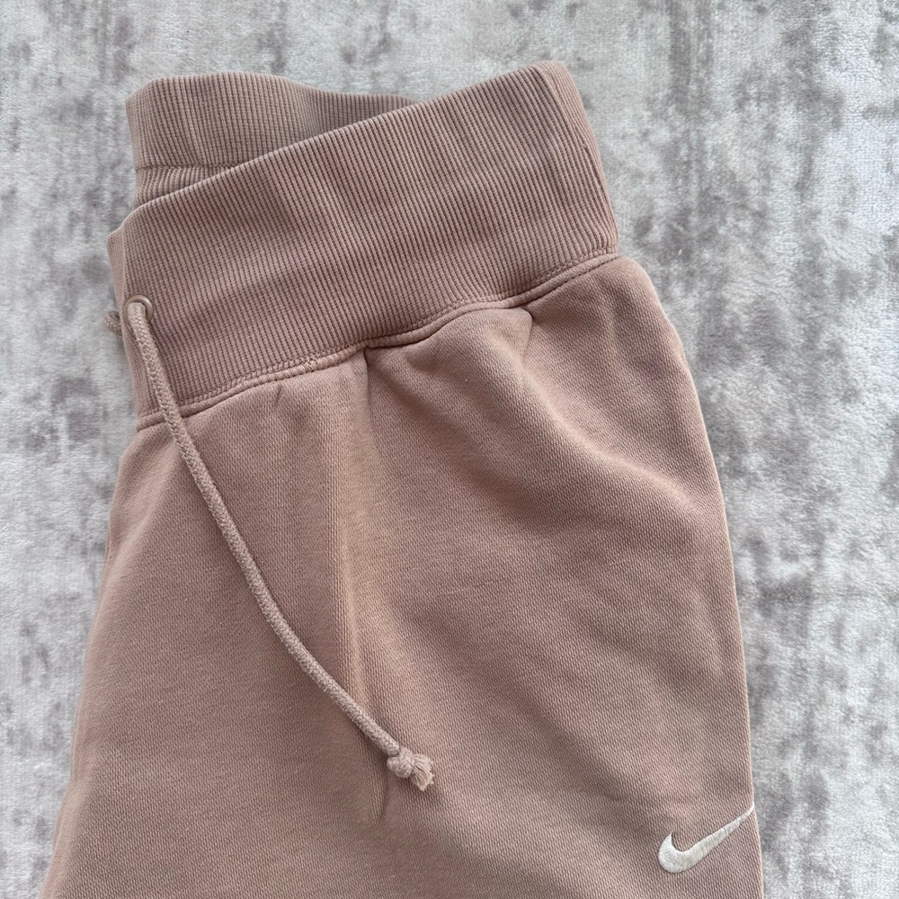 Nike Womens Tan Sweatpants with Drawstring Waist